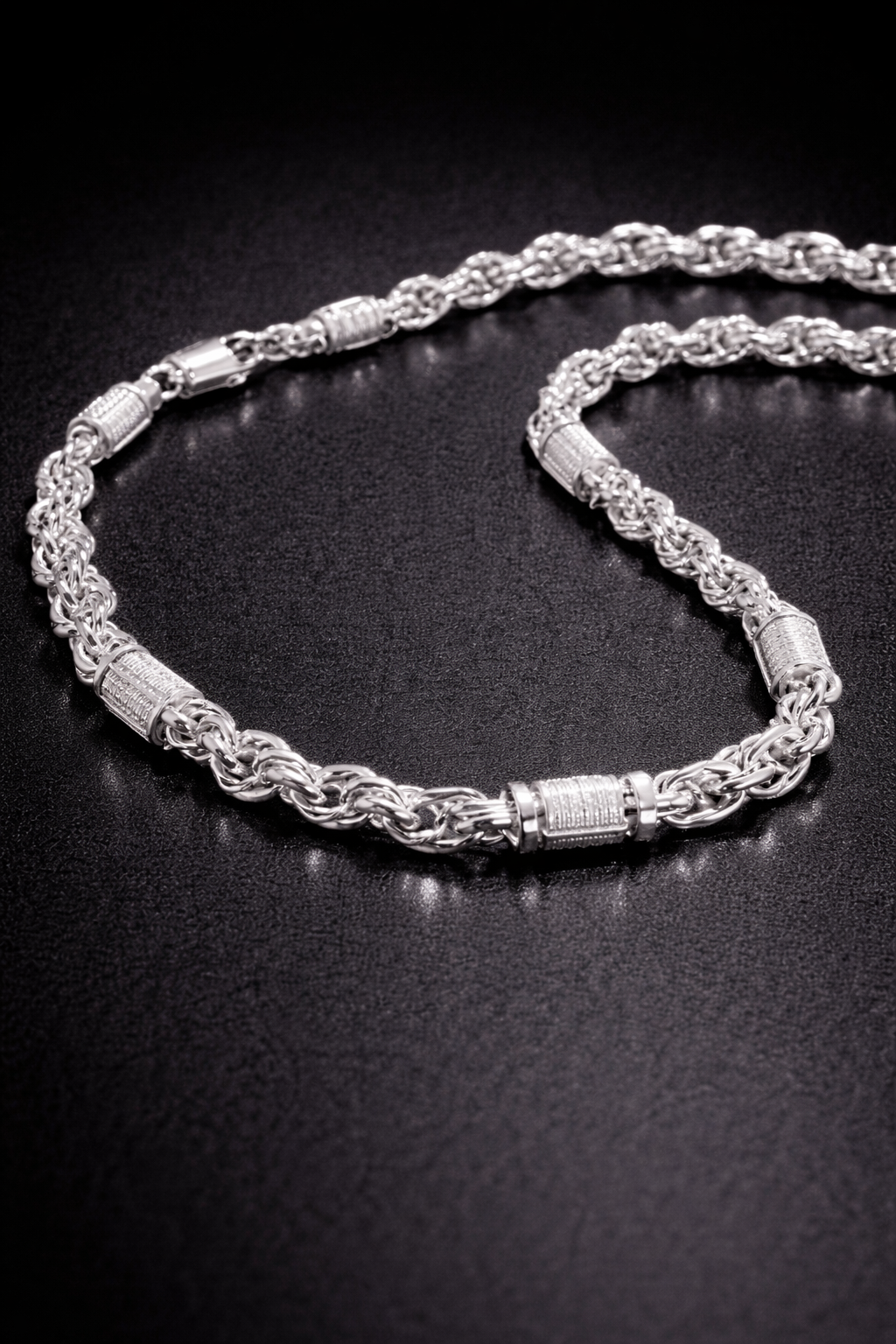 Elegant Skeleton Chain